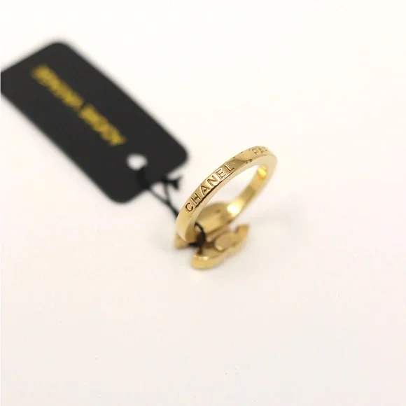 Pre-Owned Chanel Rhinestone Ring - Picture 4 of 4